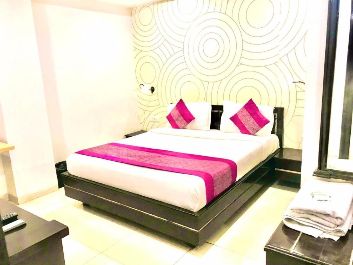 Hotel Queens Tower Amritsar Bagian luar foto