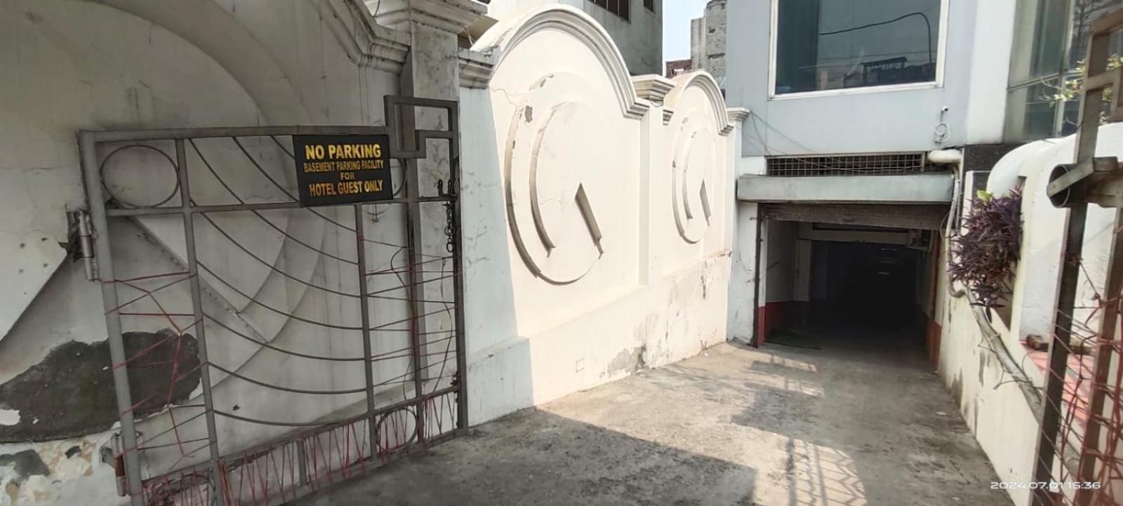Hotel Queens Tower Amritsar Bagian luar foto